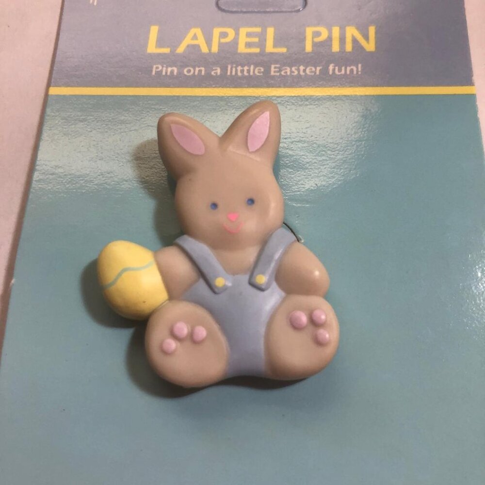New Vintage Hallmark Easter Lapel Pin Baby Bunny in Overalls With Egg Brooch